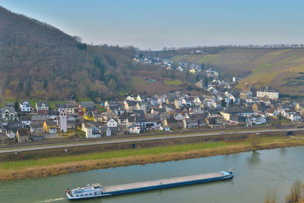 Ferienwohnungen Haus Am Wuerzlaysteig Lehmen Dış mekan fotoğraf