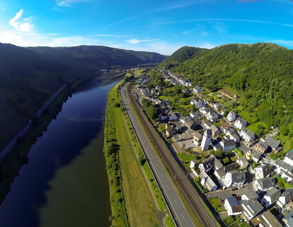 Ferienwohnungen Haus Am Wuerzlaysteig Lehmen Dış mekan fotoğraf