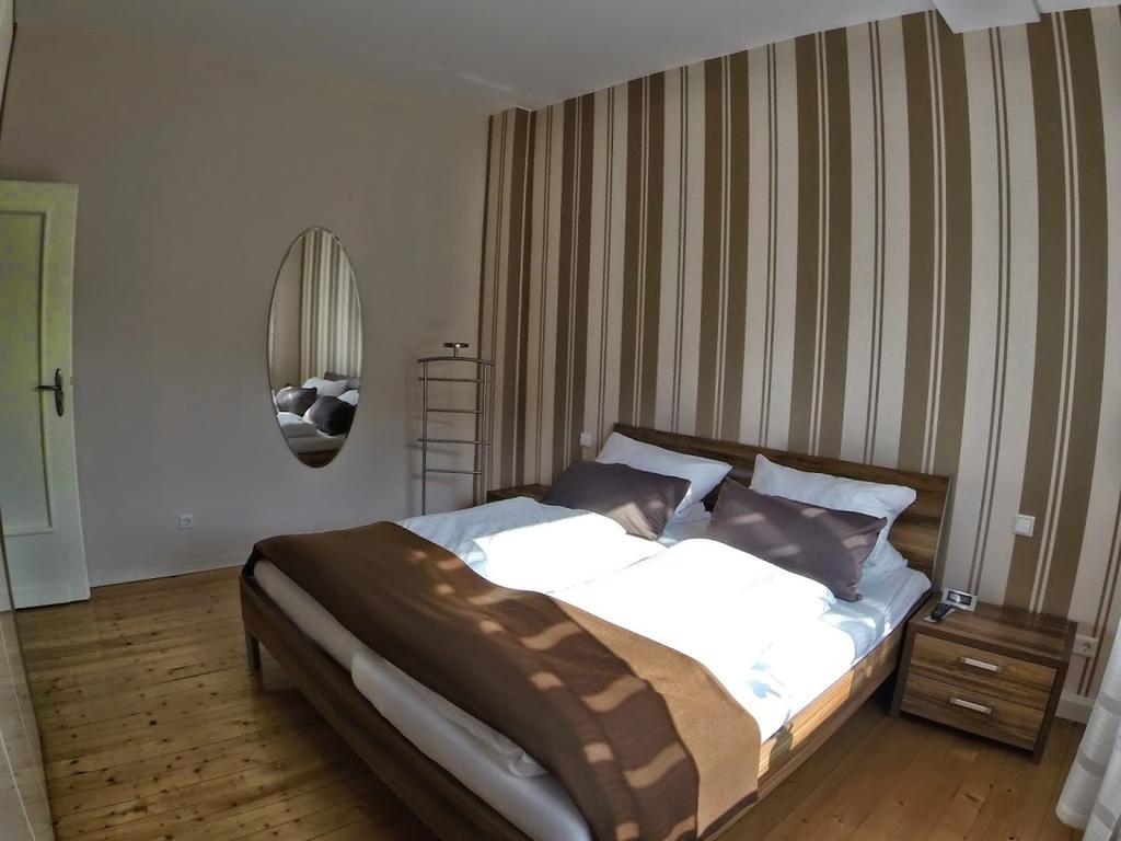 Ferienwohnungen Haus Am Wuerzlaysteig Lehmen Oda fotoğraf