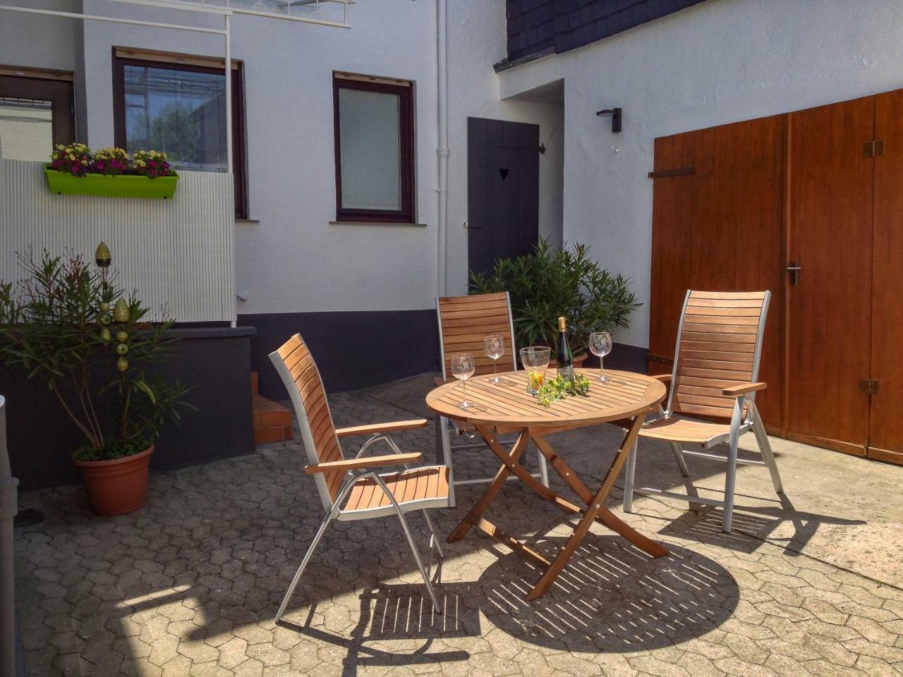 Ferienwohnungen Haus Am Wuerzlaysteig Lehmen Dış mekan fotoğraf